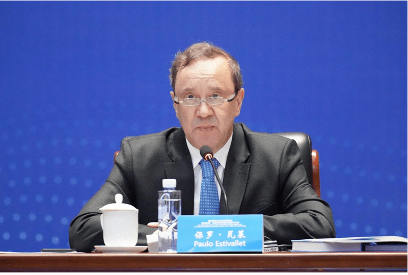 embajador de Brasil en China Paulo Estivallet de Mesquit